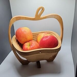Bonnie & Pop New York Wooden Basket/Trivet